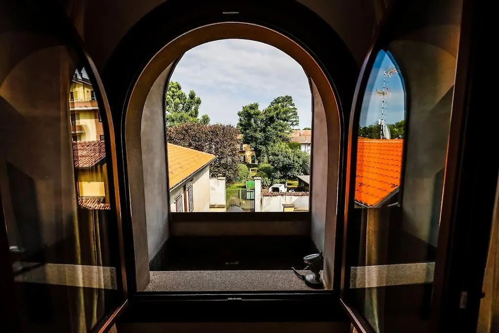 Prestigioso Appartamento Di 70Mq Vicino Milano Legnano 0*,  Italia